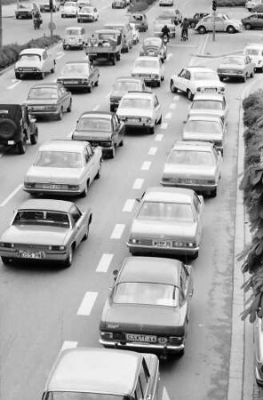 Freiburg: Autoverkehr auf dem Leopoldring