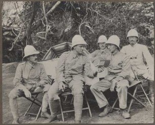 1. Oberleutn. Stemmermann, 2. Oberl. Graf Sparr, 3. Hauptm. Kraut, 4. Belg. Lt. Mouleront, 5. Belg. Commandant Dèreches. Kissenji Sommer 1911