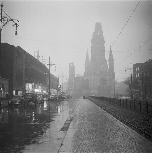 Blick zur Kaiser-Wilhelm-Gedächtnis-Kirche (Ruine)