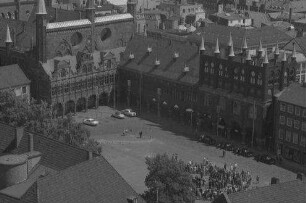 Lübeck: von der Petrikirche, Marktplatz mit Rathaus