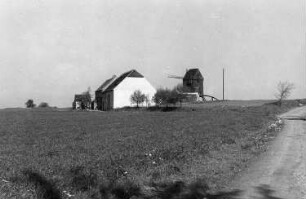 Wermsdorf-Luppa. Blick zum Windmühlengehöft