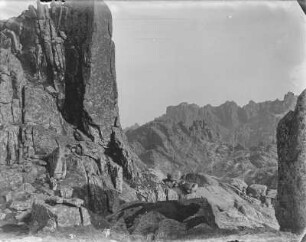 Bergzug : Blick entlang der Gipfel des Lao Shan Gebirges