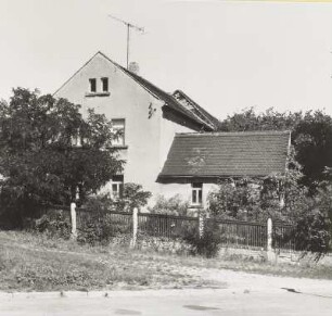 Nebengebäude : Vierseithof (19. Jh.). Wohnhaus und Nebengebäude