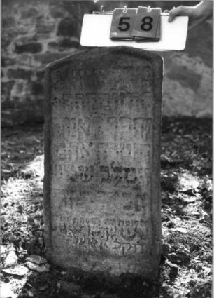 Grabstein 58 (Index: 99790634) Maße HxBxT: 79x44x13 cm: Grabstein 58