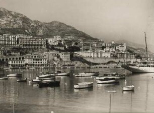 Monaco. Blick auf den Hafen und nach Monte Carlo