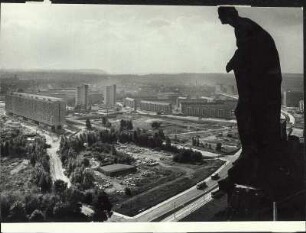 Dresden. Blick auf die neue entstehende Prager Straße vom Rathausturm