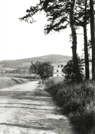 Bautzen-Obergurig. Blick von Norden zum Mönchswalder Berg