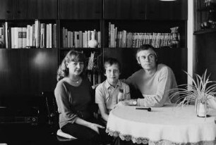 Familie S. (Lehrer) in ihrer Wohnung