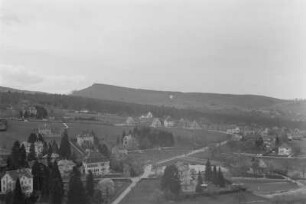 Dorf : Häuser und Hütten eines Dorfes.
