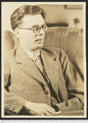 Porträtaufnahme Aldous Huxley