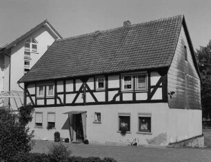 Wohngebäude einer ehem. Hofanlage; Alsfeld, Ziegenhainer Straße 32