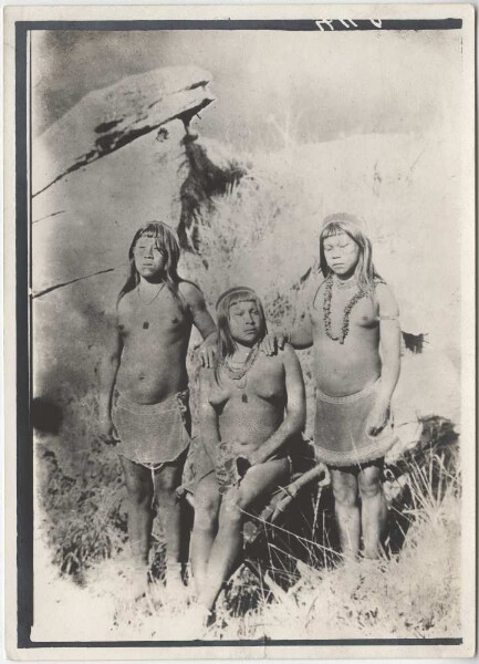 "Aricuna women at Roraima"