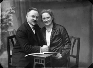 Porträt der Eheleute Karl und Anna Weiß