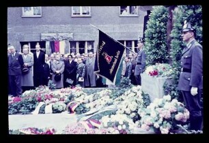 Feier im Hof OKW 20.7.54.