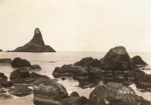 Cyclopenfelsen : Aci Castello. Zyklopeninseln vor der Ostküste Siziliens im Ionischen Meer