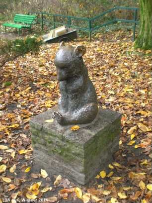 Sitzender Bär; Berlin, Lichtenberg