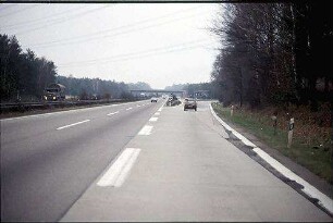 Einfahrt in Nebenfahrbahn West (Karlsruhe Richtung Basel) von Hauptfahrbahn West (Karlsruhe Richtung Basel)