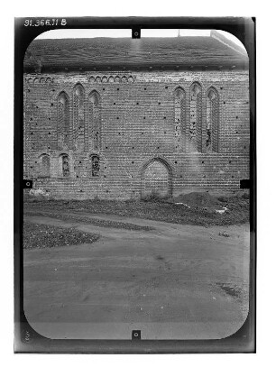 Rühn. Ehem. Zisterzienser-Nonnenkloster. Klosterkirche (M. 13. Jh.). Teilansicht von Norden