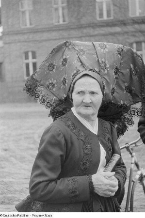 Porträt einer Frau in Spreewaldtracht