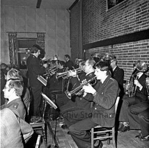 Rohlfshagen/Kupfermühle: Gastwirtschaft "Kupfermühle": Saal: Mitgliederversammlung des Kreisfeuerwehrverbandes: Musikkorps der Freiwilligen Feuerwehr Eichede