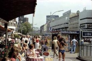 Berlin: Kaffeeterrasse Kranzler am Ku' Damm; unten