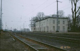 Friesack Empfangsgebäude Bahnsteig