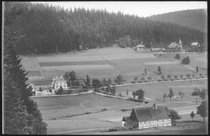 Rehefeld. Blick auf Rehefeld mit JagdSchloss