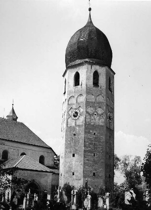 Benediktinernonnenkloster Frauenchiemsee. Abtei- und Kuratiekirche Mariä Opferung. Campanile (901/1100, um 1300, 1572)