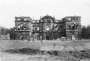 Palais im Großen Garten, Nordwestfassade des kriegszerstörten Palais