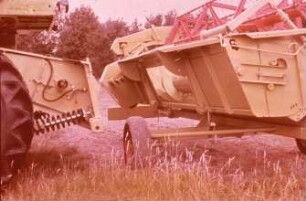 Fotografie: Erntetechnik, Ladewagen, Schneidwerk, Transport, Transportgerät