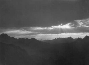 Sonnenuntergang im Gebirge