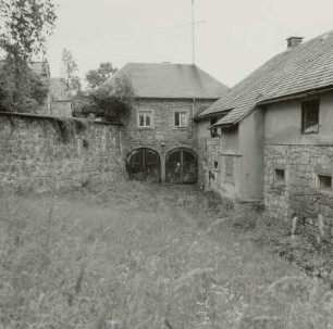 Lengenfeld-Plohn, Plohner Hauptstraße 9/11. Rittergut Plohn (nach 1804), auch Burg Plohn (nach 1633). Wehrgraben