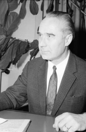Freiburg: Regierungspräsidium; Regierungspräsident Dr. Person, Porträt