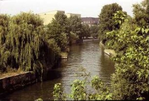 Berlin: Von der Hochbahnbrücke auf Landwehrkanal