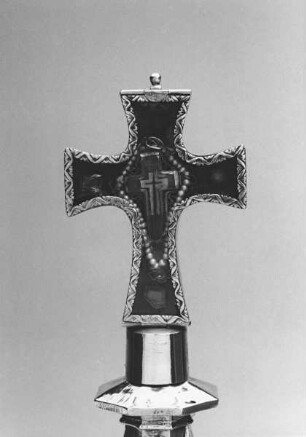 Reliquienmonstranz des heiligen Godehard — Kreuz