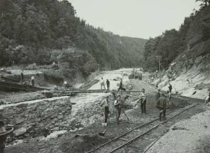 Müglitztal unterhalb Glashütte. Zerstörungen an Flussbett und Straße nach der Unwetterkatastrophe 8./9. Juli 1927