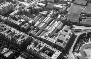 Paris: Eiffelturm, Blick von der Spitze, Industriewerk