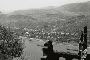Ortsansicht über den Rhein von der Burg Liebenstein