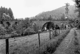 ehemalige Eisenbahnbrücke "Linsphertalviadukt" (Eisenbahnbrücke, Naturstein); Bromskirchen, Eisenbahn, Steinrod