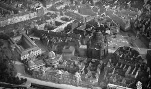 Dresden. Brühlsche Terrasse und Neumarkt mit Frauenkirche von Norden. Luftbild-Schrägaufnahme