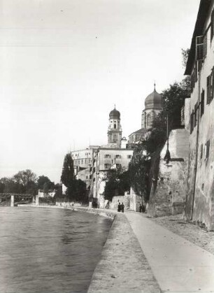 Passau : Passau. Blick Innaufwärts, rechts Dom