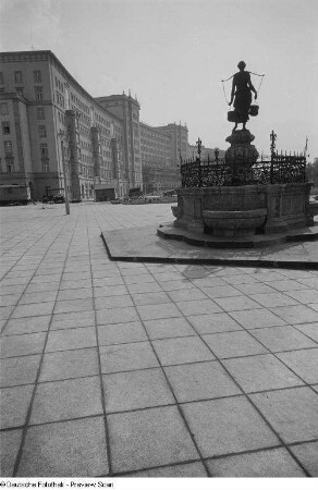 Ringbebauung am Roßplatz mit Blick auf den Mägdebrunnen