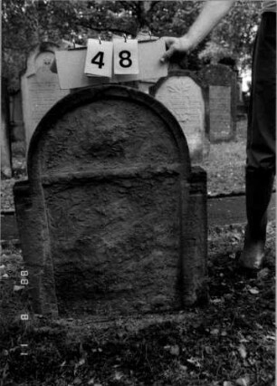 Grabstein 48