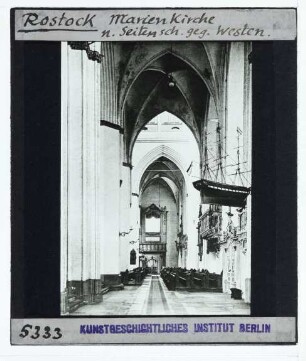 Rostock, Marienkirche : Innenansicht, N-Seitenschiff, Blick nach W