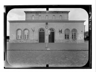Hagenow. Bahnhof Hagenow Land. Empfangsgebäude (1846). Stadtseite