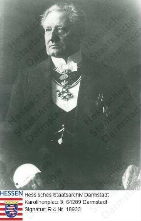 Werner, Emil (1845-1934) / Porträt, stehend, mit Orden, Halbbfigur