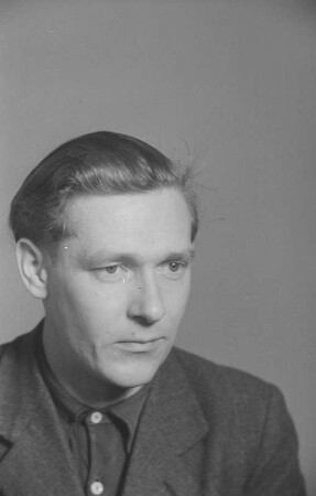 Porträtaufnahmen von Hans Siebter (Leiter der Pädagogischen Hochschule Berlin), Wolfgang Groth (Leiter der HA Unterricht und Erziehung im Ministerium für Volksbildung), Hans-Joachim Laabs (Minister für Volksbildung des Landes Mecklenburg) : Porträt von Hans-Joachim Laabs