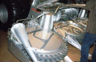 Fotografie: Erntetechnik, Feldhäcksler selbstfahrend, Maisgebiss