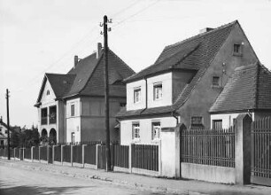 Coswig, Gartenstraße 2/4 und 6/8. Doppelwohnhäuser mit Einfriedung