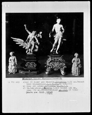 a) und d) Bauer und Bäuerin, b) Zeus mit Adler, c) Hl. Sebastian